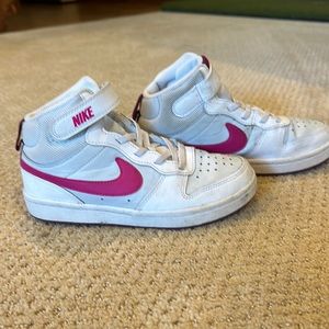 Nike Blazer Mid - ‘77 Little Kids size 2y